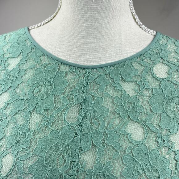 BCBG Maxazria Evia Mint Green Lace Peplum Hem Top Blouse Size M Short Sleeve - Picture 2 of 9